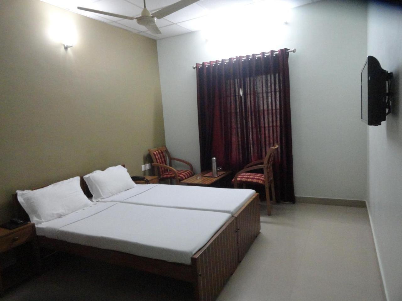 Hotel Madikeri Heritage Esterno foto
