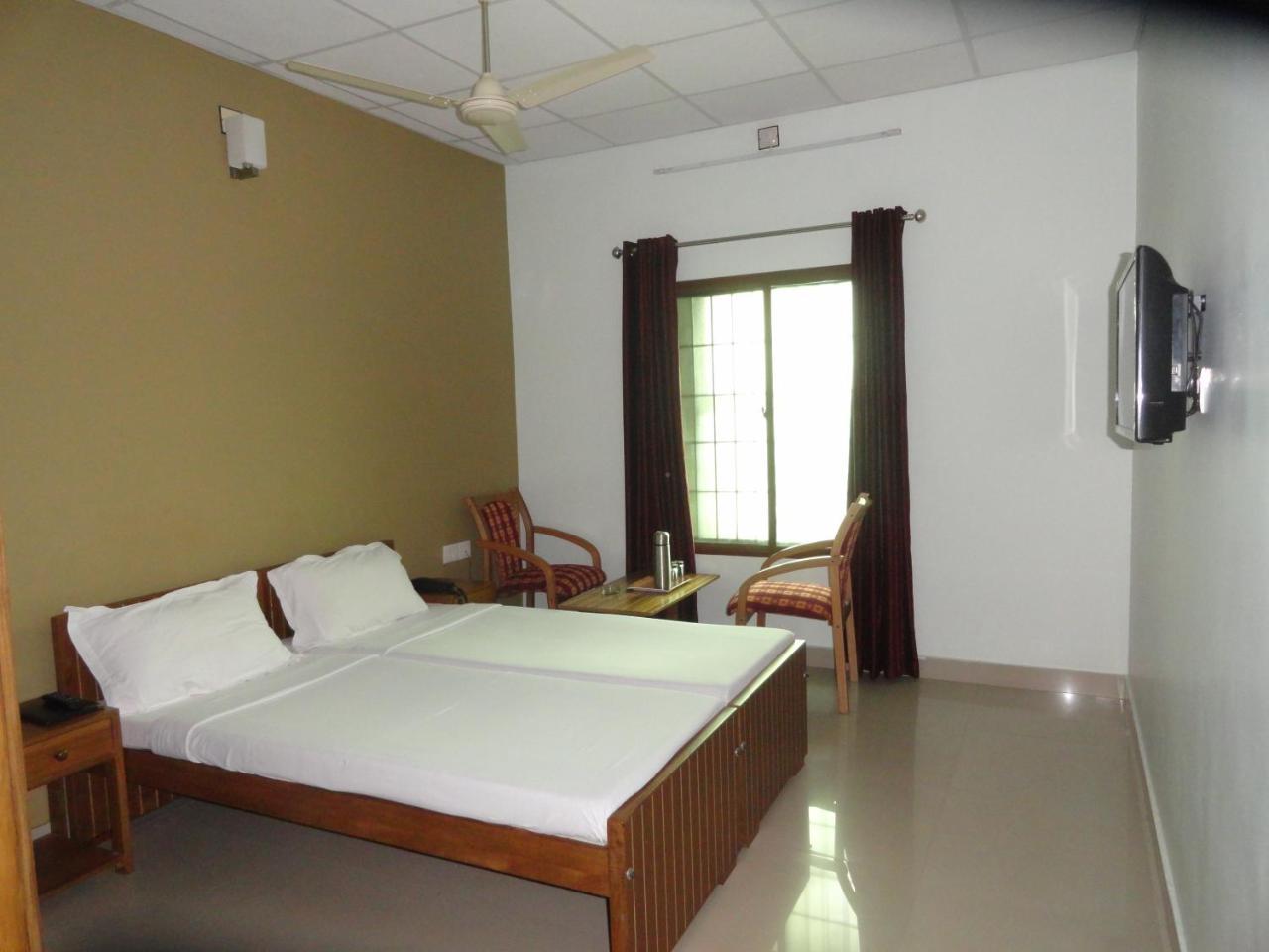 Hotel Madikeri Heritage Esterno foto